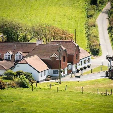 The Chequers Inn Rookley Ngoại thất bức ảnh