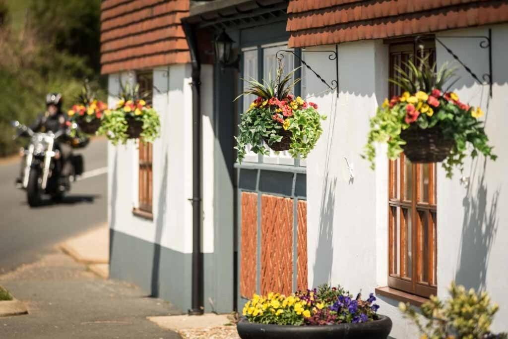 The Chequers Inn Rookley Ngoại thất bức ảnh