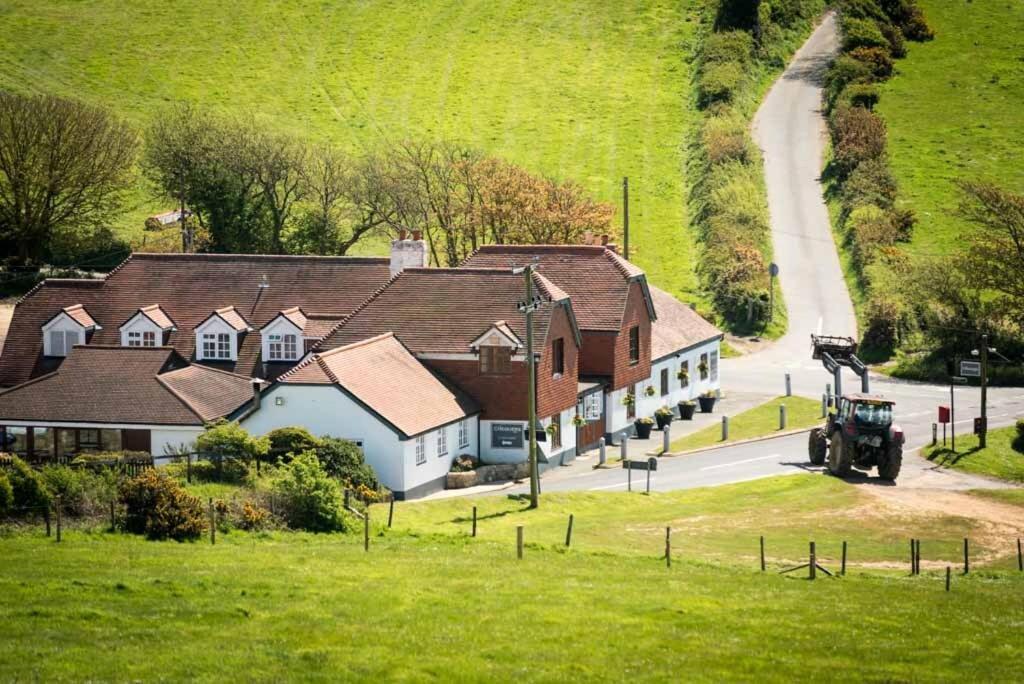 The Chequers Inn Rookley Ngoại thất bức ảnh